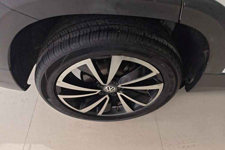 Used Volkswagen Tharu 2020 280TSI Two-Wheel Drive Luxury Edition China VI Standard Right Rear Wheel Hub