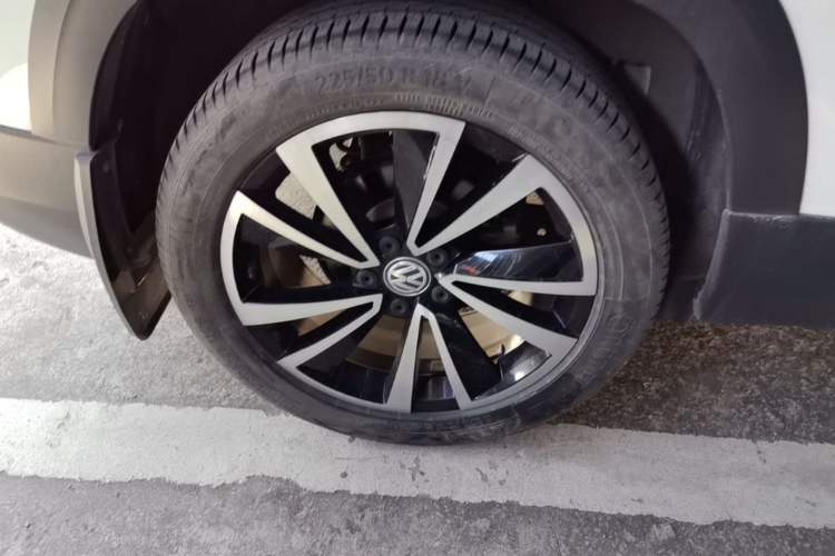 Used Volkswagen Tharu 2020 280TSI Two-Wheel Drive Luxury Plus Version China VI Standard Right Rear Wheel Hub