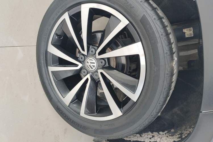Used Volkswagen Tharu 2020 280TSI Two-Wheel Drive Luxury Edition China VI Standard Right Rear Wheel Hub