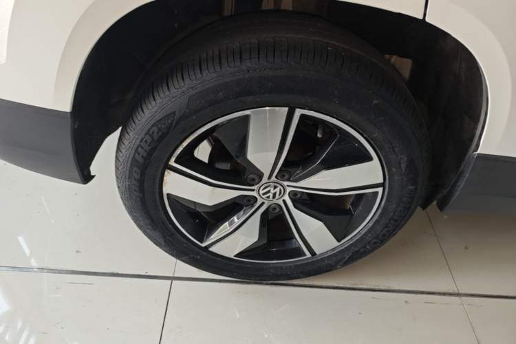 Used Volkswagen Tharu 2020 280TSI Two-Wheel Drive Comfort Edition China VI Standard Right Rear Wheel Hub