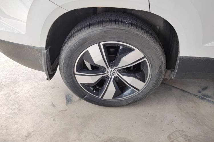 Used Volkswagen Tharu 2020 280TSI Two-Wheel Drive Comfort Edition China VI Standard Right Rear Wheel Hub