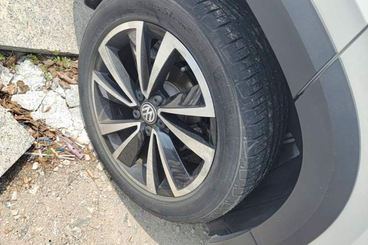 Used Volkswagen Tharu 2020 280TSI Two-Wheel Drive Luxury Plus Version China VI Standard Right Rear Wheel Hub