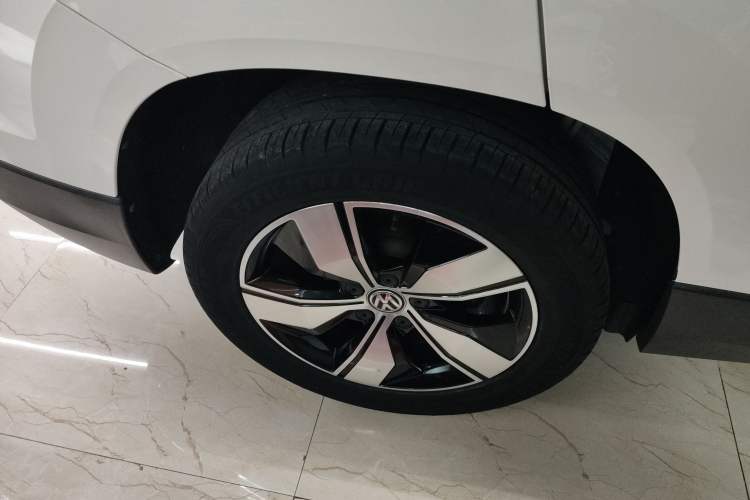 Used Volkswagen Tharu 2020 280TSI Two-Wheel Drive Comfort Edition China VI Standard Right Rear Wheel Hub