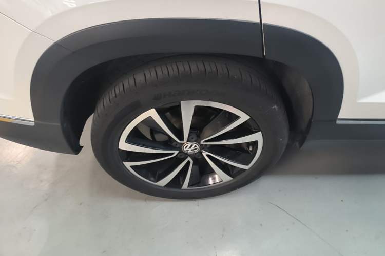 Used Volkswagen Tharu 2020 330TSI All-Wheel-Drive Luxury Edition China VI Standard Right Rear Wheel Hub