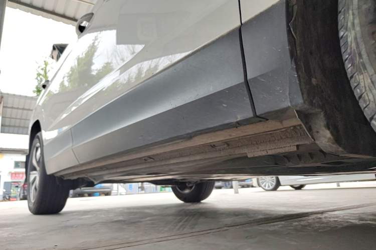 Used Volkswagen Tharu 2020 280TSI Two-Wheel Drive Comfort Edition China VI Standard Right Side Sill