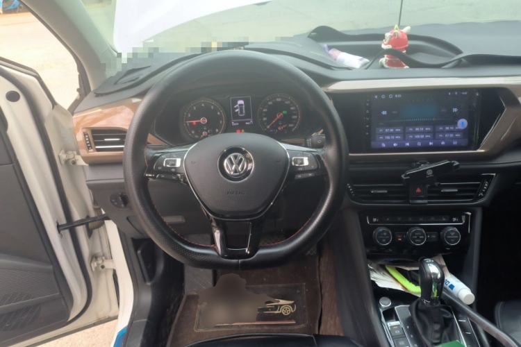 Used Volkswagen Tharu 2020 280TSI Two-Wheel Drive Luxury Plus Version China VI Standard Steering Wheel