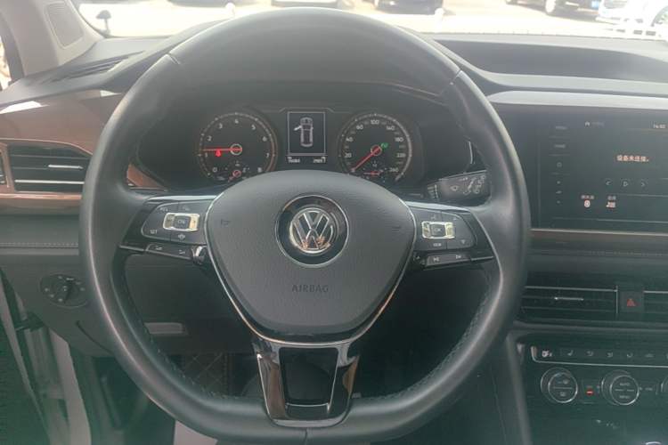 Used Volkswagen Tharu 2020 280TSI Two-Wheel Drive Luxury Edition China VI Standard Steering Wheel