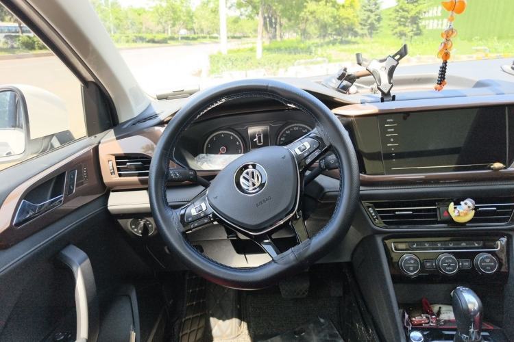 Used Volkswagen Tharu 2020 280TSI Two-Wheel Drive Luxury Plus Version China VI Standard Steering Wheel