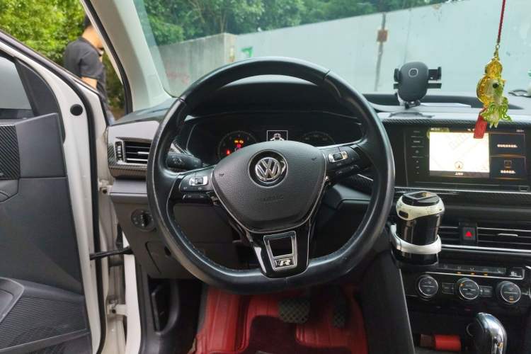 Used Volkswagen Tharu 2020 280TSI Two-Wheel Drive Luxury Edition China VI Standard Steering Wheel