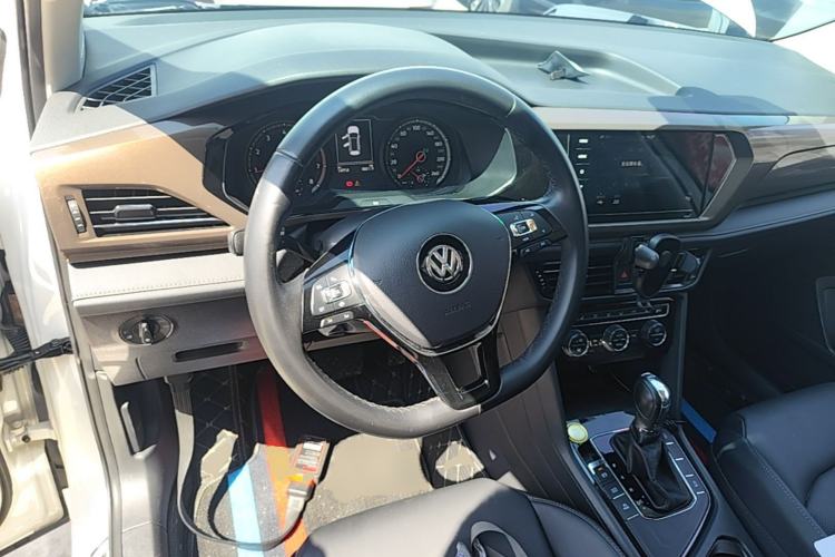 Used Volkswagen Tharu 2020 280TSI Two-Wheel Drive Luxury Plus Version China VI Standard Steering Wheel