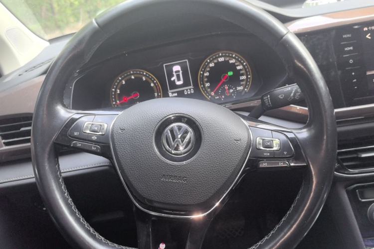Used Volkswagen Tharu 2020 280TSI Two-Wheel Drive Luxury Edition China VI Standard Steering Wheel