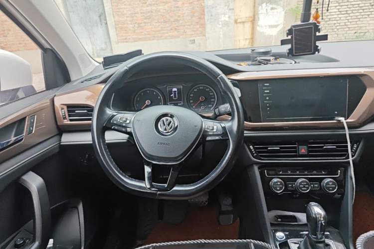 Used Volkswagen Tharu 2020 280TSI Two-Wheel Drive Luxury Edition China VI Standard Steering Wheel