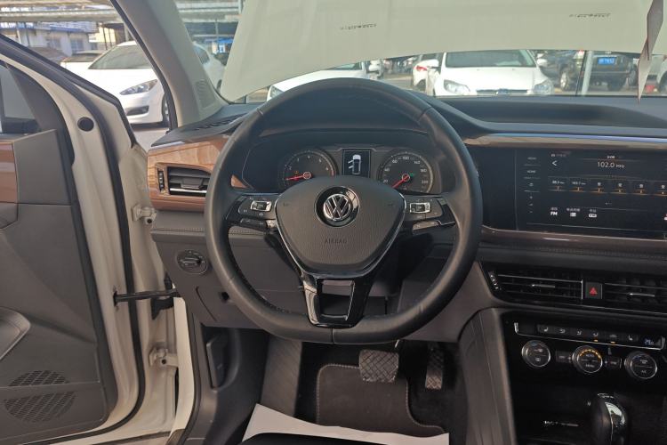 Used Volkswagen Tharu 2020 280TSI Two-Wheel Drive Luxury Edition China VI Standard Steering Wheel