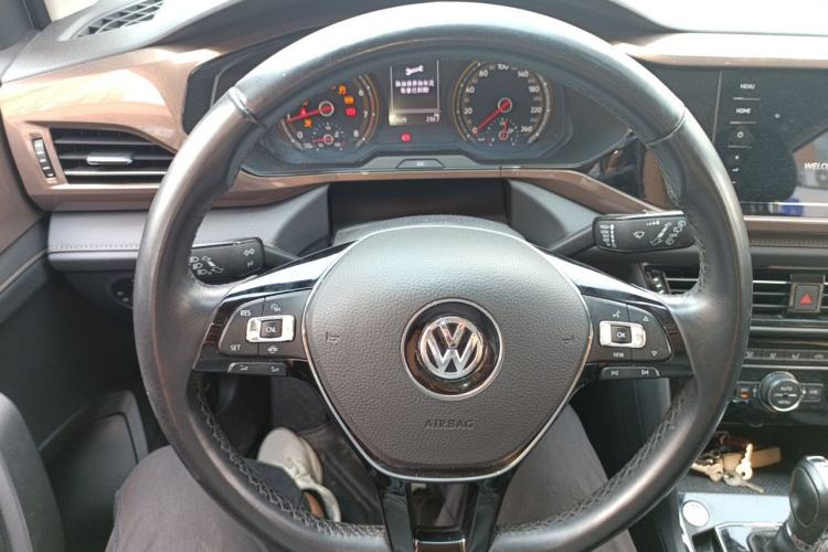 Used Volkswagen Tharu 2020 280TSI Two-Wheel Drive Luxury Edition China VI Standard Steering Wheel
