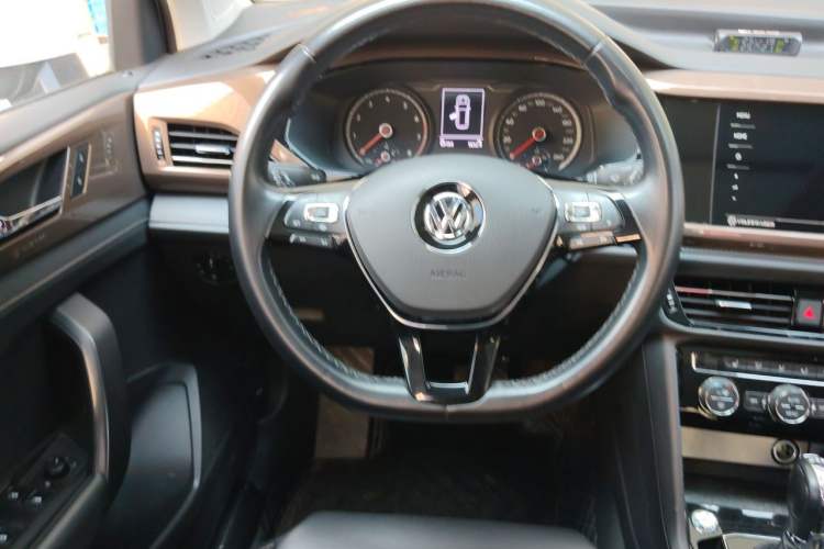 Used Volkswagen Tharu 2020 280TSI Two-Wheel Drive Luxury Plus Version China VI Standard Steering Wheel