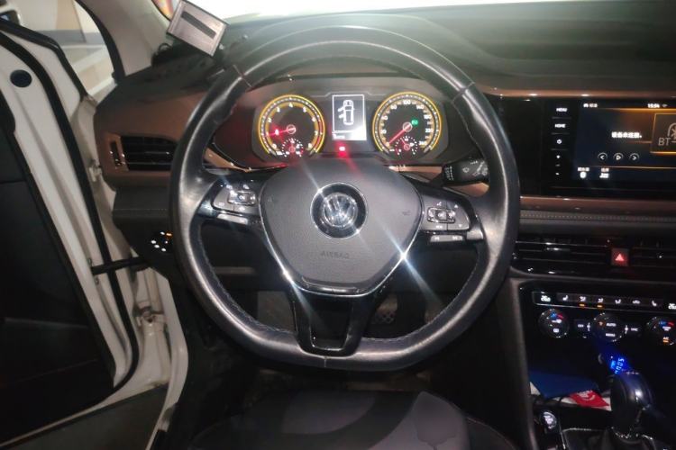 Used Volkswagen Tharu 2020 280TSI Two-Wheel Drive Luxury Plus Version China VI Standard Steering Wheel