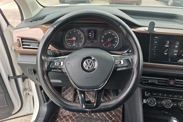 Used Volkswagen Tharu 2020 280TSI Two-Wheel Drive Luxury Edition China VI Standard Steering Wheel