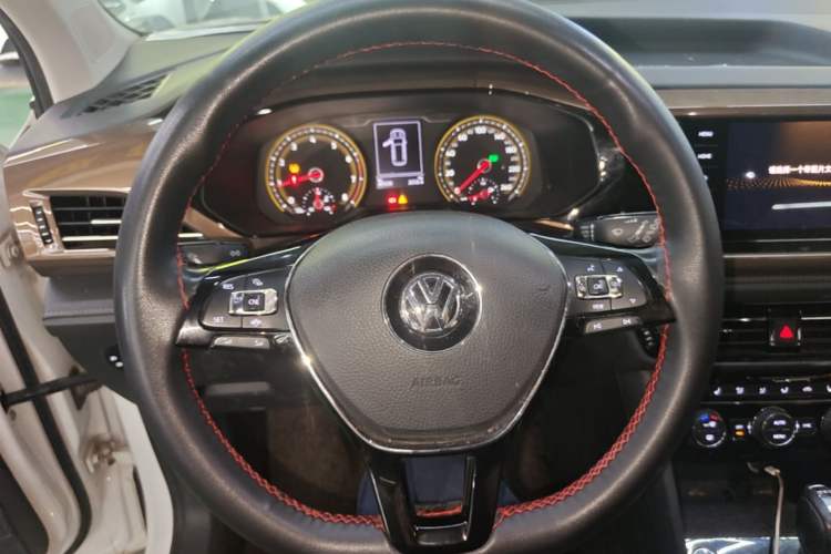 Used Volkswagen Tharu 2020 280TSI Two-Wheel Drive Luxury Plus Version China VI Standard Steering Wheel