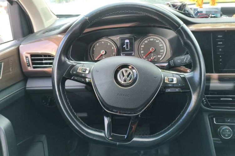 Used Volkswagen Tharu 2020 280TSI Two-Wheel Drive Luxury Plus Version China VI Standard Steering Wheel