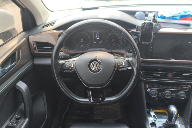 Used Volkswagen Tharu 2020 280TSI Two-Wheel Drive Luxury Plus Version China VI Standard Steering Wheel