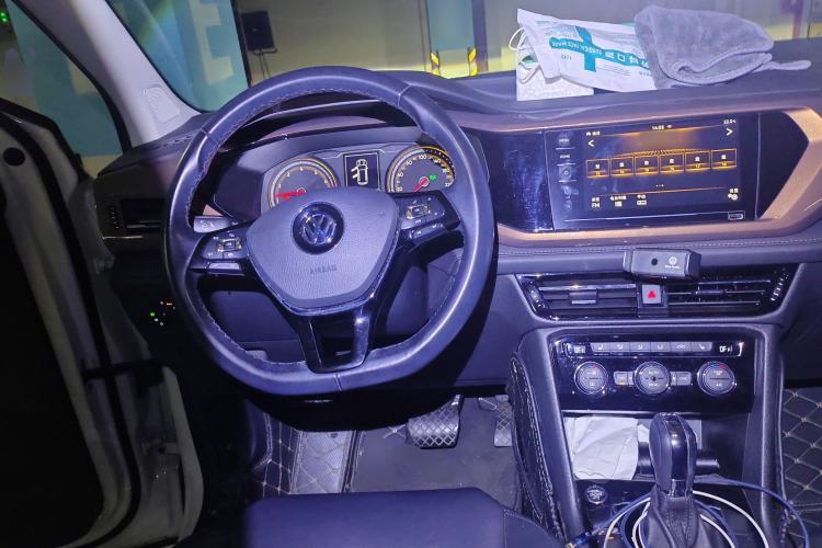 Used Volkswagen Tharu 2020 280TSI Two-Wheel Drive Luxury Plus Version China VI Standard Steering Wheel