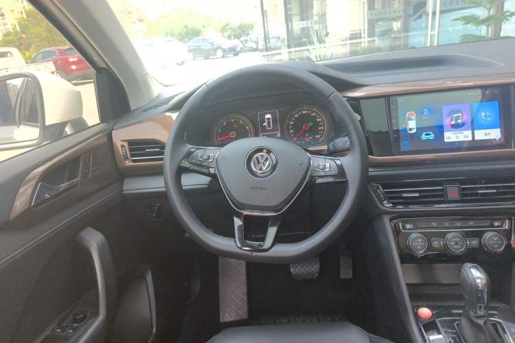 Used Volkswagen Tharu 2020 280TSI Two-Wheel Drive Comfort Edition China VI Standard Steering Wheel