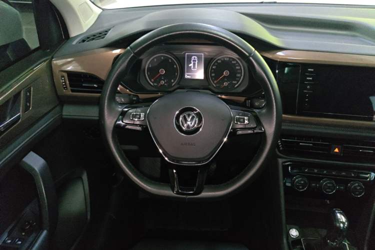 Used Volkswagen Tharu 2020 280TSI Two-Wheel Drive Luxury Edition China VI Standard Steering Wheel
