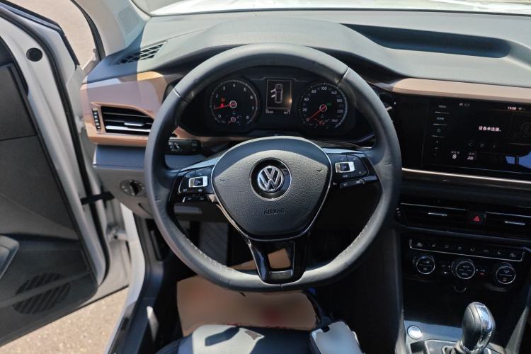 Used Volkswagen Tharu 2020 280TSI Two-Wheel Drive Luxury Plus Version China VI Standard Steering Wheel