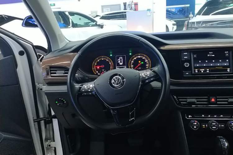 Used Volkswagen Tharu 2020 280TSI Two-Wheel Drive Comfort Edition China VI Standard Steering Wheel