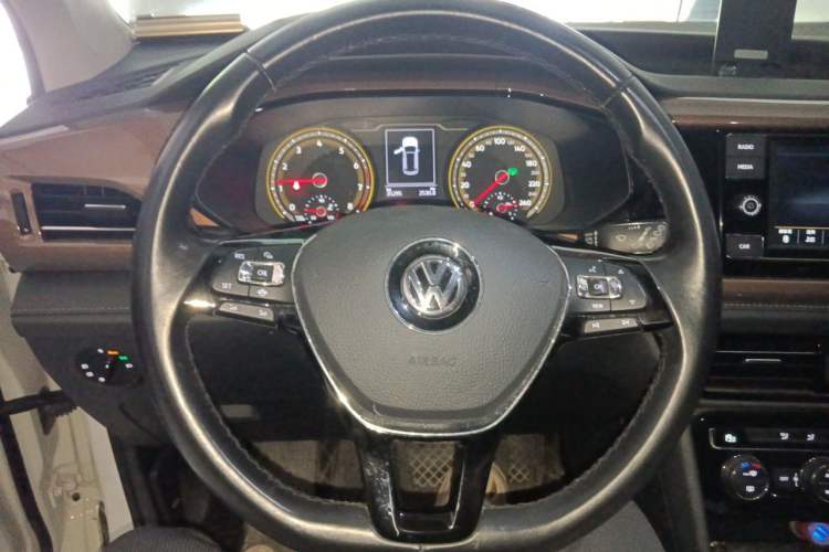Used Volkswagen Tharu 2020 280TSI Two-Wheel Drive Comfort Edition China VI Standard Steering Wheel