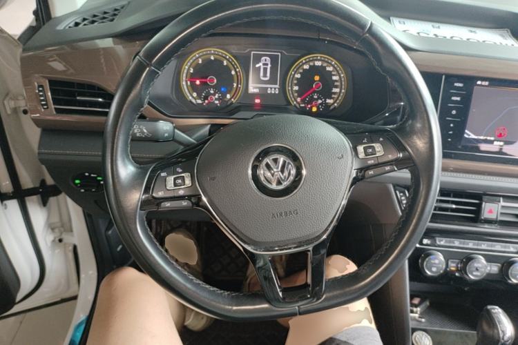 Used Volkswagen Tharu 2020 280TSI Two-Wheel Drive Luxury Edition China VI Standard Steering Wheel