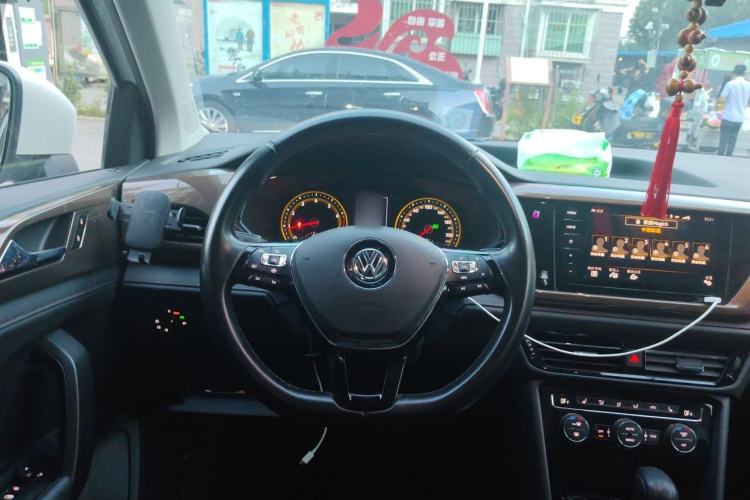 Used Volkswagen Tharu 2020 280TSI Two-Wheel Drive Luxury Plus Version China VI Standard Steering Wheel