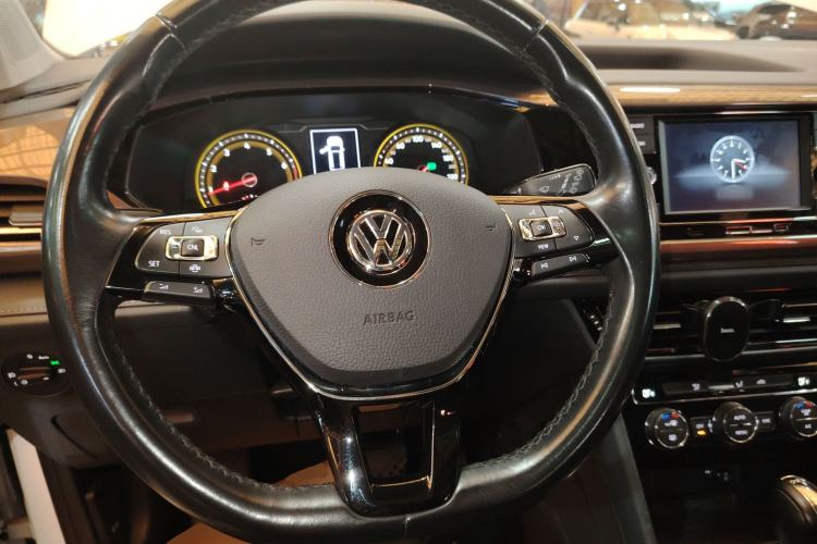 Used Volkswagen Tharu 2020 280TSI Two-Wheel Drive Comfort Edition China VI Standard Steering Wheel