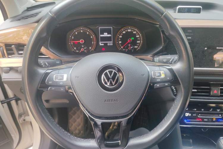 Used Volkswagen Tharu 2020 280TSI Two-Wheel Drive Luxury Edition China VI Standard Steering Wheel