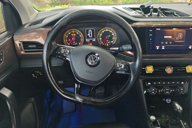 Used Volkswagen Tharu 2020 280TSI Two-Wheel Drive Luxury Plus Version China VI Standard Steering Wheel