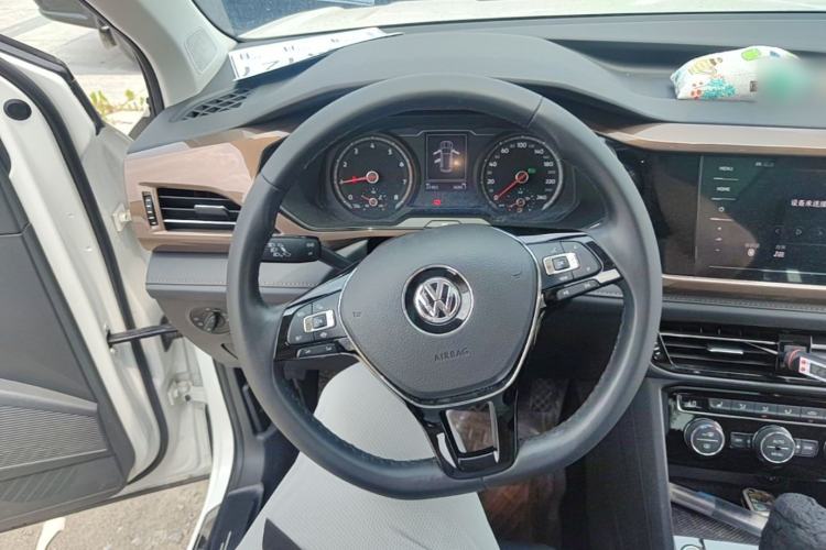Used Volkswagen Tharu 2020 280TSI Two-Wheel Drive Luxury Plus Version China VI Standard Steering Wheel