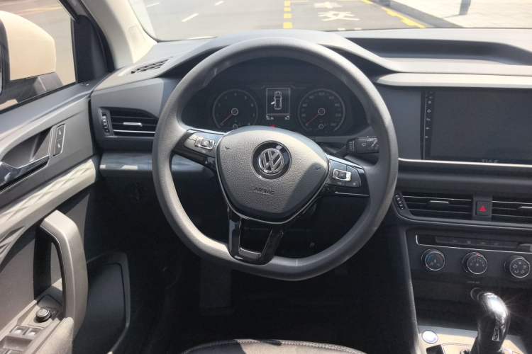 Used Volkswagen Tharu 2020 280TSI Two-Wheel Drive Trend Edition China VI Standard Steering Wheel