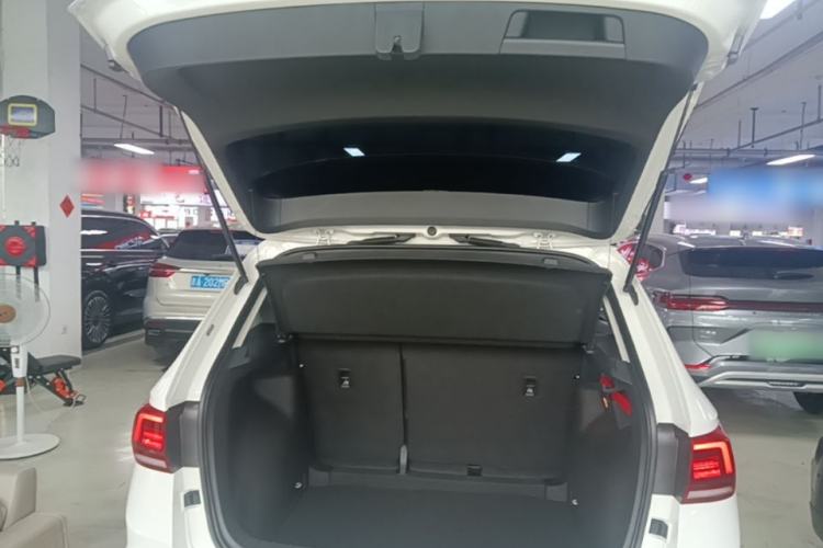 Used Volkswagen Tharu 2020 280TSI Two-Wheel Drive Luxury Plus Version China VI Standard Trunk