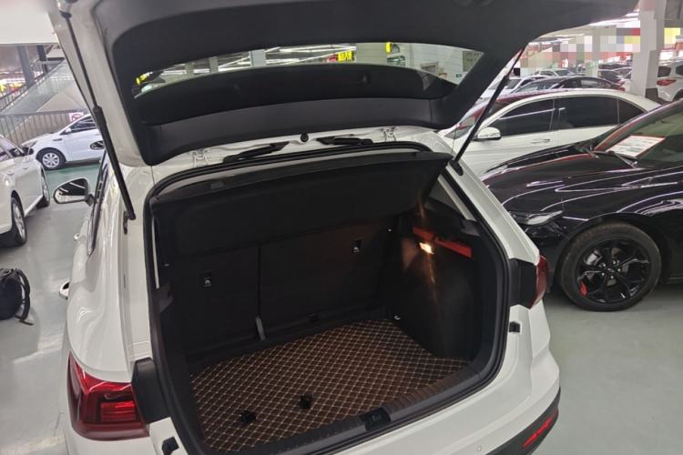 Used Volkswagen Tharu 2020 280TSI Two-Wheel Drive Luxury Edition China VI Standard Trunk