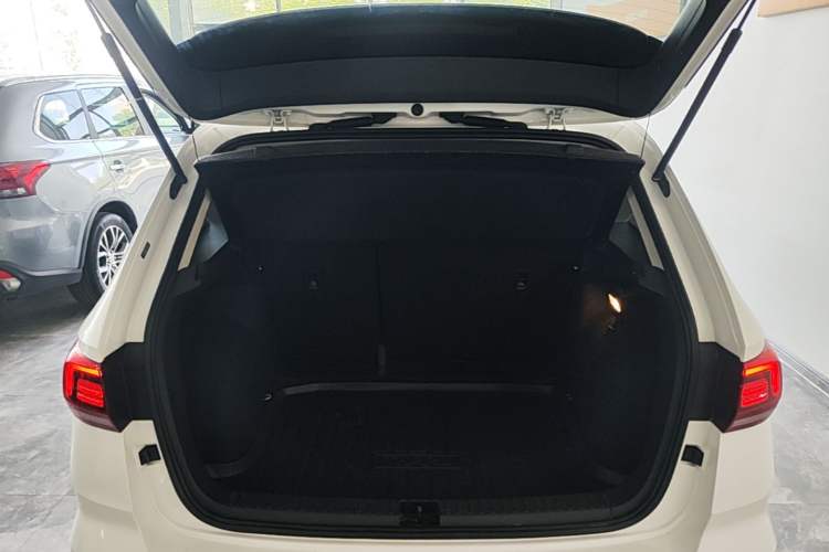 Used Volkswagen Tharu 2020 280TSI Two-Wheel Drive Comfort Edition China VI Standard Trunk