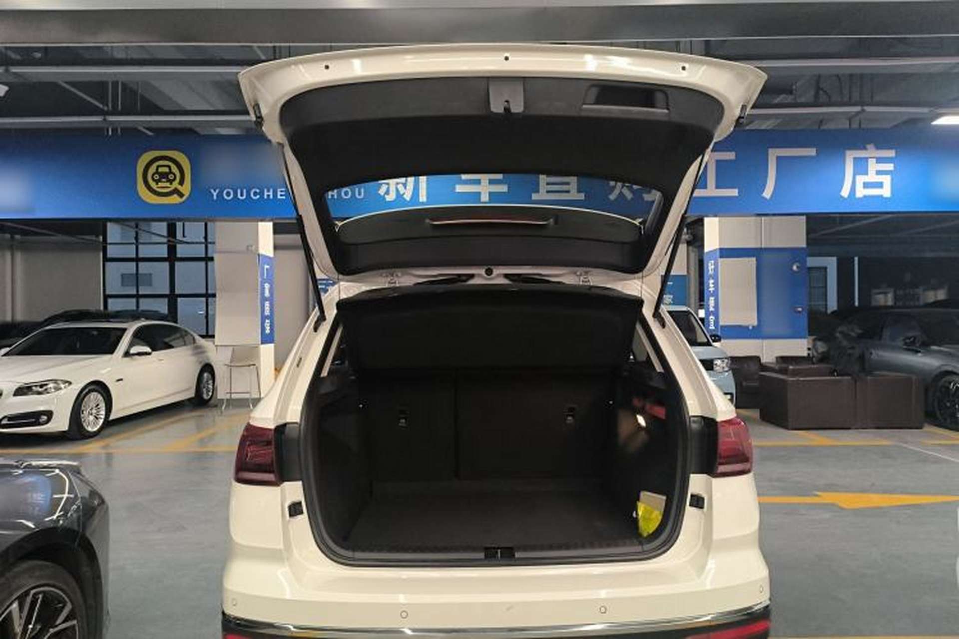 Used Volkswagen Tharu 2020 330TSI All-Wheel-Drive Luxury Edition China VI Standard Trunk