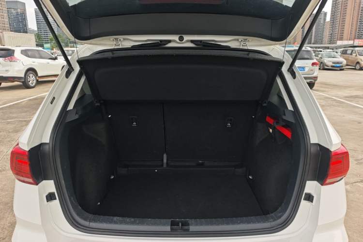 Used Volkswagen Tharu 2020 280TSI Two-Wheel Drive Luxury Edition China VI Standard Trunk