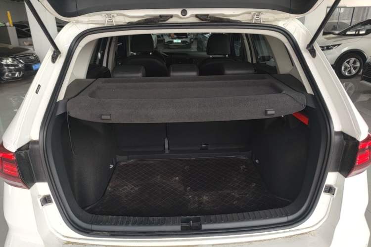 Used Volkswagen Tharu 2020 280TSI Two-Wheel Drive Comfort Edition China VI Standard Trunk