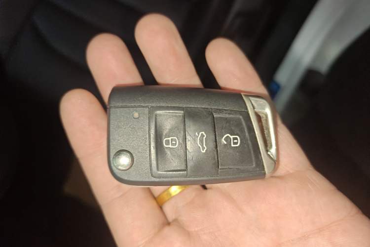 Used Volkswagen Tharu 2020 280TSI Two-Wheel Drive Luxury Edition China VI Standard Vehicle Key
