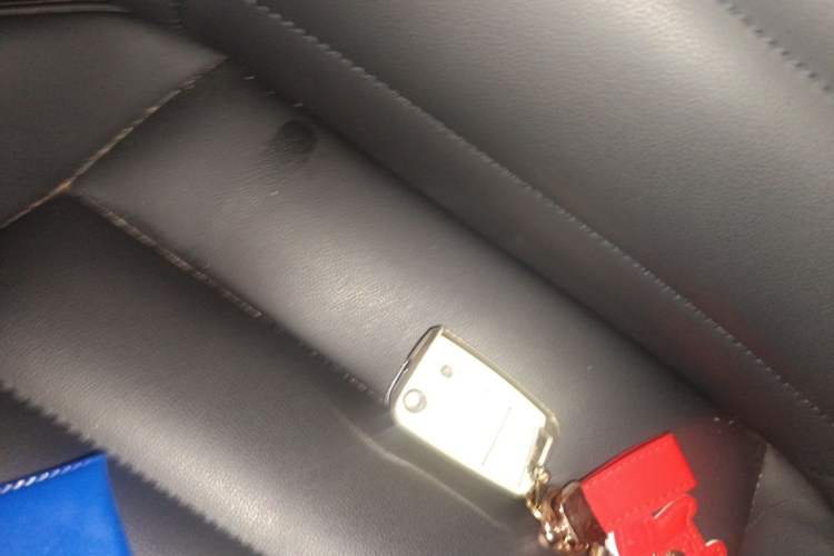 Used Volkswagen Tharu 2020 280TSI Two-Wheel Drive Luxury Edition China VI Standard Vehicle Key