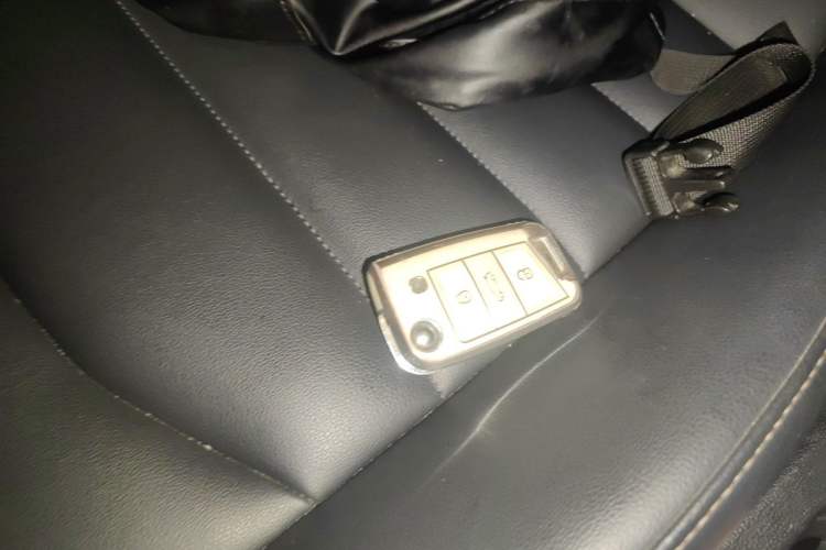 Used Volkswagen Tharu 2020 280TSI Two-Wheel Drive Luxury Edition China VI Standard Vehicle Key