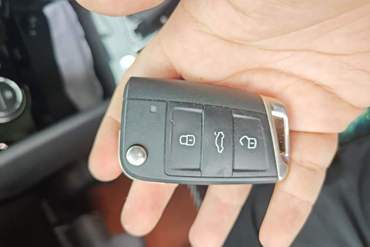 Used Volkswagen Tharu 2020 280TSI Two-Wheel Drive Luxury Edition China VI Standard Vehicle Key