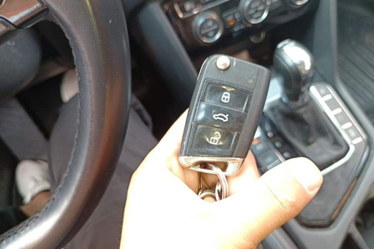 Used Volkswagen Tharu 2020 280TSI Two-Wheel Drive Luxury Edition China VI Standard Vehicle Key