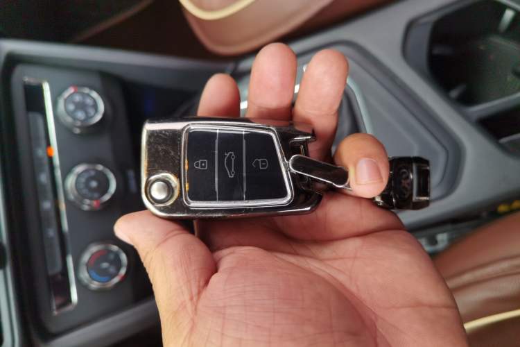Used Volkswagen Tharu 2020 280TSI Two-Wheel Drive Trend Edition China VI Standard Vehicle Key