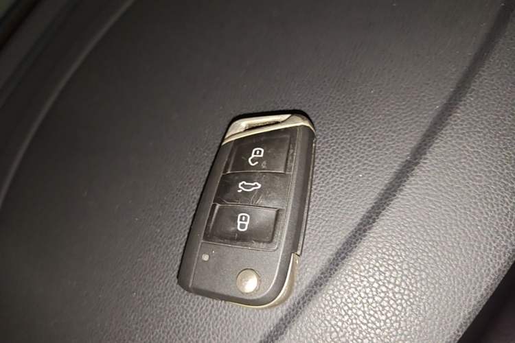 Used Volkswagen Tharu 2020 280TSI Two-Wheel Drive Luxury Plus Version China VI Standard Vehicle Key